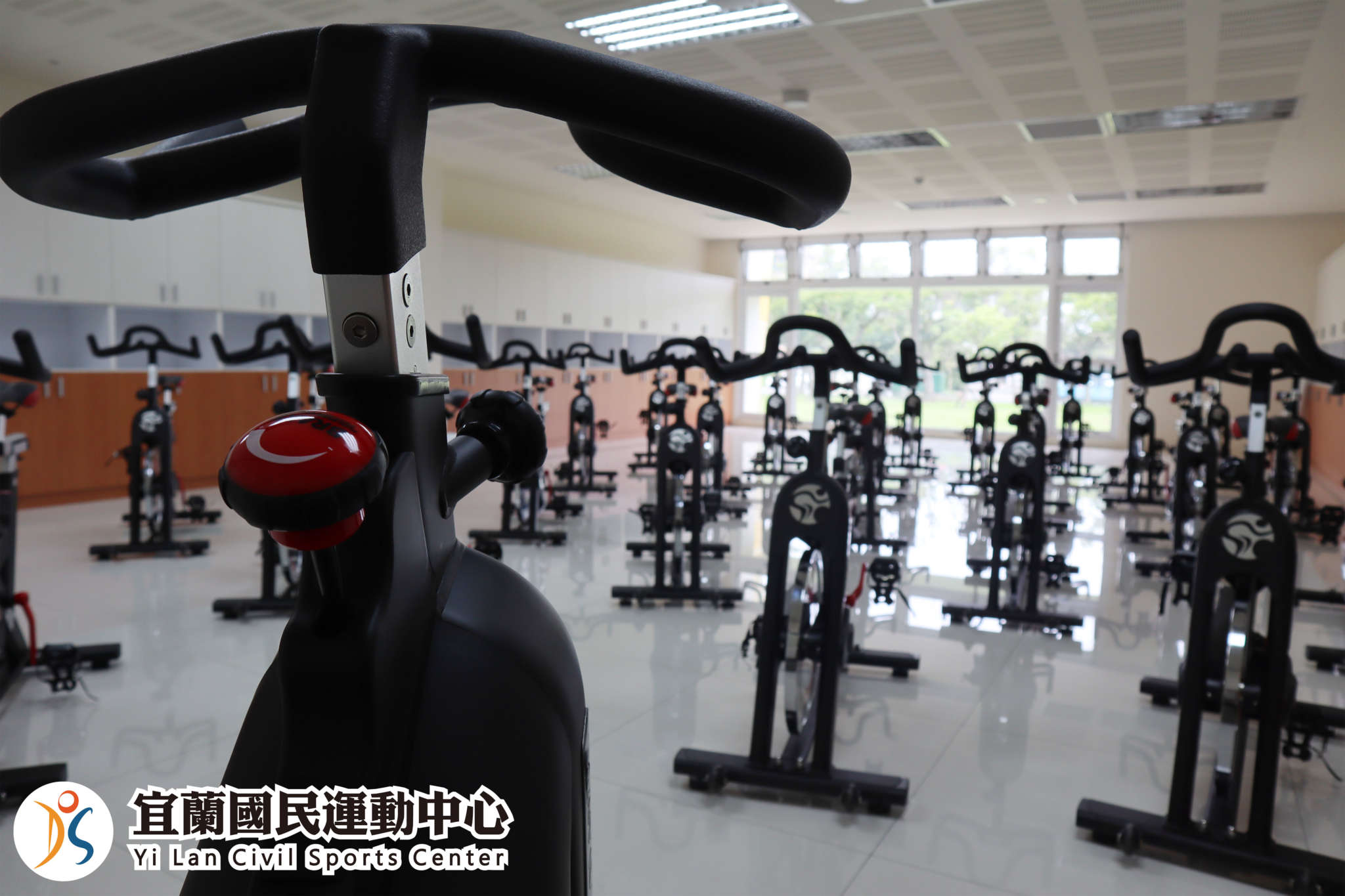 飛輪教室使用新高規格飛輪健身車(jpg)